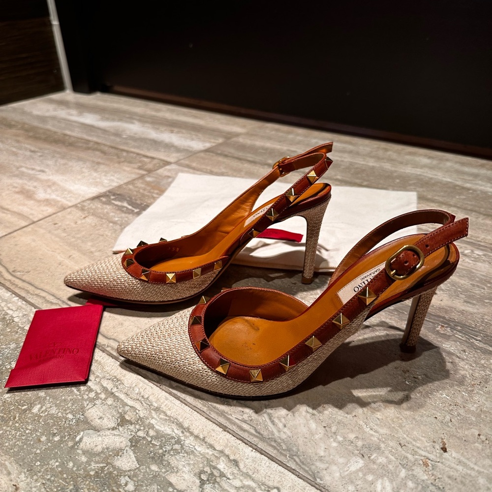 Valentino Garavani Cream and Brown Slingback Heels - Picture 3 of 6